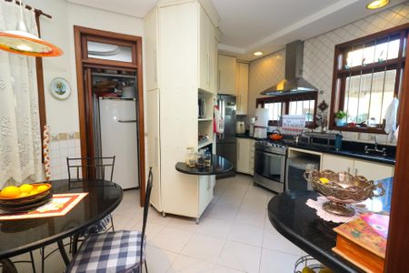 Casa de condomínio à venda com 300m², 4 quartos e 1 vagaCozinha