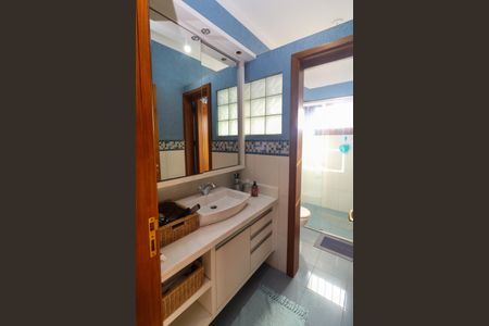 Casa de condomínio à venda com 300m², 4 quartos e 1 vagaBanheiro 2