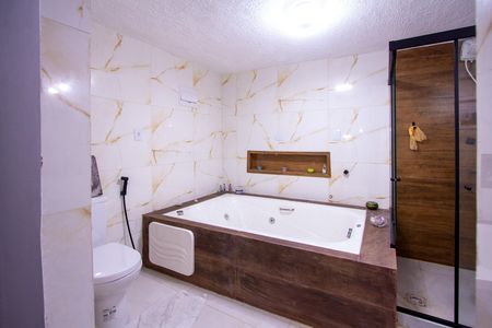 Casa para alugar com 340m², 1 quarto e sem vaga Casa para alugar com 340m², 1 quarto e sem vagaBanheiro da Suíte