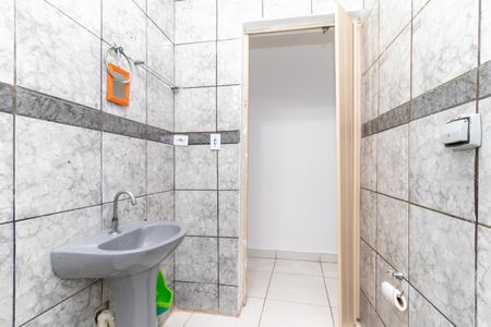 Casa à venda com 125m², 2 quartos e 1 vaga Casa à venda com 125m², 2 quartos e 1 vagaBanheiro