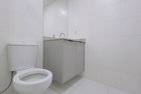 Apartamento para alugar com 68m², 2 quartos e 1 vaga Apartamento para alugar com 68m², 2 quartos e 1 vagaBanheiro da Suíte