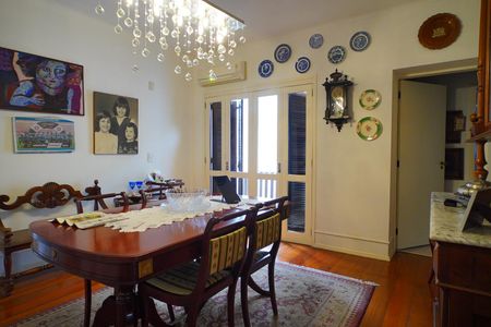 Casa à venda com 425m², 5 quartos e 2 vagasSala de jantar 