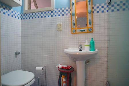 Casa à venda com 425m², 5 quartos e 2 vagasBanheiro 