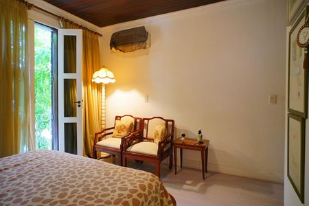 Casa à venda com 425m², 5 quartos e 2 vagasQuarto suíte 