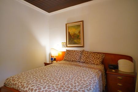 Casa à venda com 425m², 5 quartos e 2 vagasQuarto suíte 