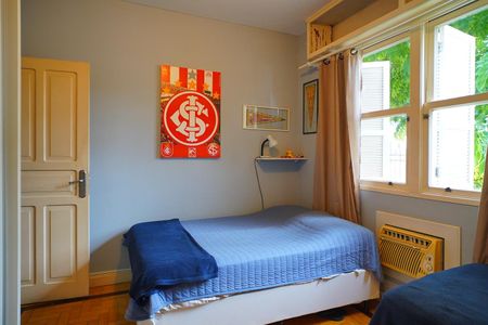 Casa à venda com 425m², 5 quartos e 2 vagasQuarto 