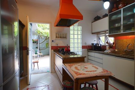 Casa à venda com 425m², 5 quartos e 2 vagasCozinha 