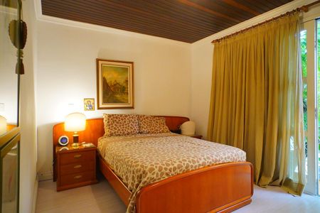 Casa à venda com 425m², 5 quartos e 2 vagasQuarto suíte 