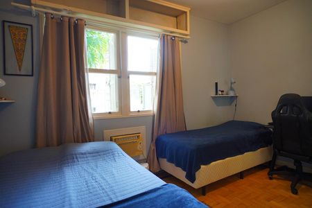 Casa à venda com 425m², 5 quartos e 2 vagasQuarto 