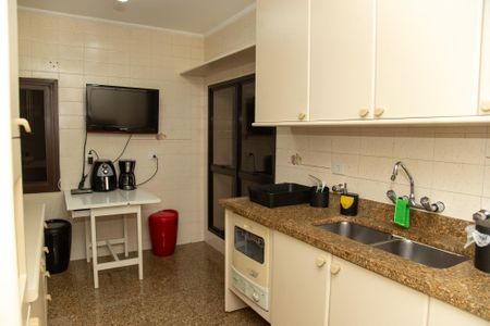 Apartamento à venda com 220m², 3 quartos e 3 vagas Apartamento à venda com 220m², 3 quartos e 3 vagasCozinha