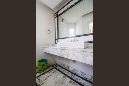 Casa de condomínio para alugar com 1700m², 6 quartos e 10 vagasLavabo