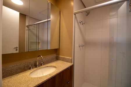 Banheiro de kitnet/studio à venda com 1 quarto, 43m² em Cidade Monções, São Paulo