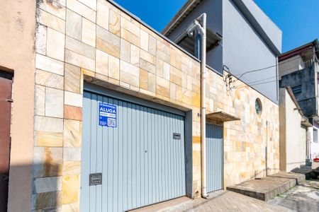 Casa para alugar com 90m², 2 quartos e 2 vagasFachada