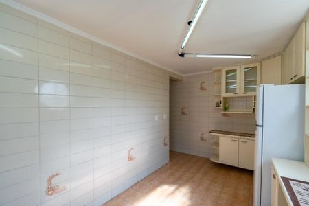 Casa para alugar com 90m², 2 quartos e 2 vagasCozinha