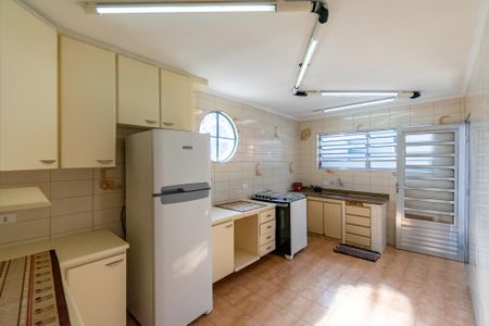 Casa para alugar com 90m², 2 quartos e 2 vagasCozinha