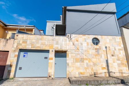 Casa para alugar com 90m², 2 quartos e 2 vagasFachada