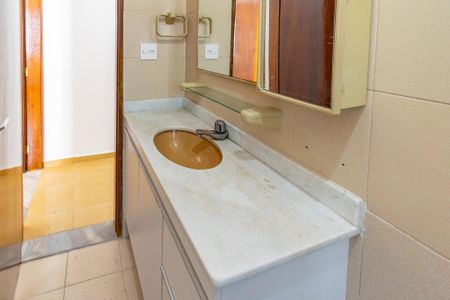 Casa para alugar com 90m², 2 quartos e 2 vagasBanheiro Social