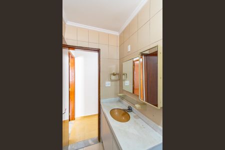 Casa para alugar com 90m², 2 quartos e 2 vagasBanheiro Social