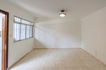 Casa para alugar com 90m², 2 quartos e 2 vagasSala