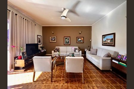 Casa para alugar com 247m², 4 quartos e 6 vagasSala 2