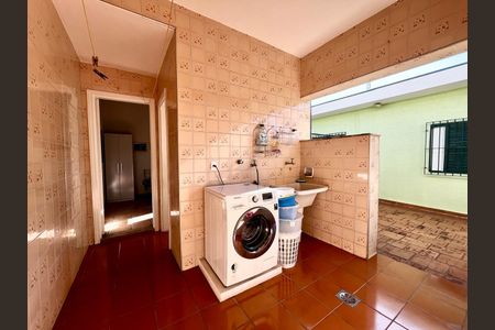 Casa para alugar com 247m², 4 quartos e 6 vagasÁrea de Serviço