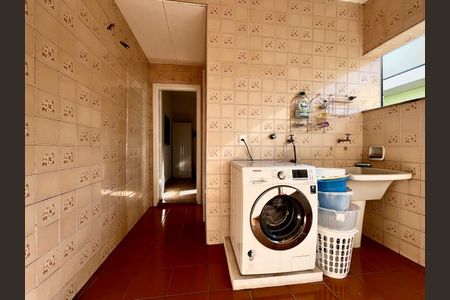 Casa para alugar com 247m², 4 quartos e 6 vagasÁrea de Serviço