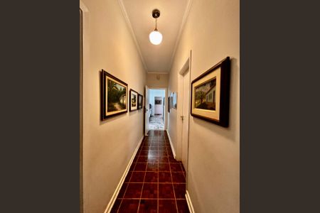 Casa para alugar com 247m², 4 quartos e 6 vagasCorredor