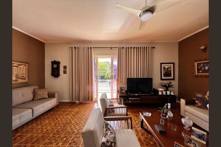 Casa para alugar com 247m², 4 quartos e 6 vagasSala 2