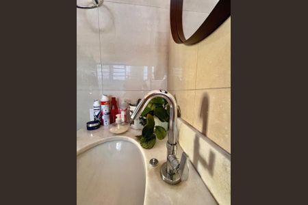 Casa para alugar com 247m², 4 quartos e 6 vagasBanheiro da Suíte