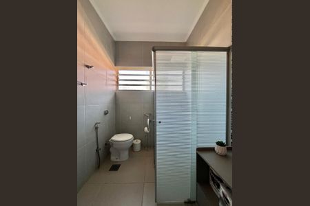 Casa para alugar com 247m², 4 quartos e 6 vagasBanheiro Social