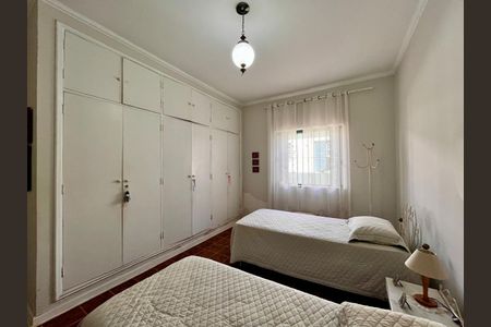 Casa para alugar com 247m², 4 quartos e 6 vagasQuarto 2