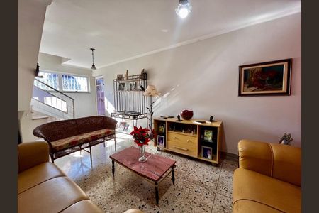 Casa para alugar com 247m², 4 quartos e 6 vagasSala 1