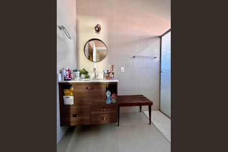 Casa para alugar com 247m², 4 quartos e 6 vagasBanheiro da Suíte