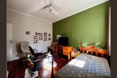 Casa para alugar com 247m², 4 quartos e 6 vagasQuarto 1