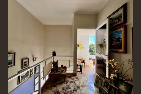 Casa para alugar com 247m², 4 quartos e 6 vagasCorredor