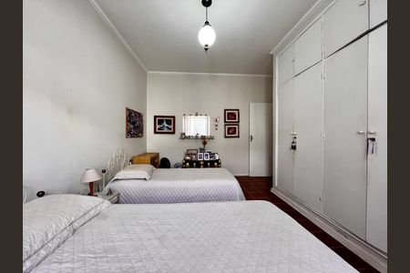 Casa para alugar com 247m², 4 quartos e 6 vagasQuarto 2