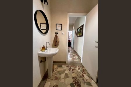 Casa para alugar com 247m², 4 quartos e 6 vagasLavabo