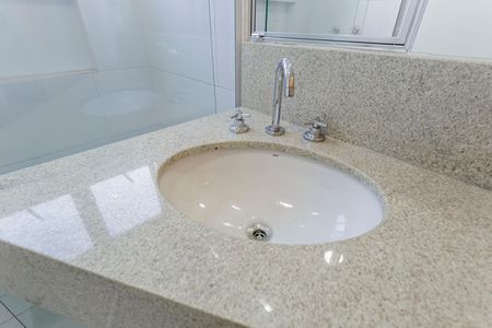 Apartamento para alugar com 107m², 2 quartos e 1 vaga Apartamento para alugar com 107m², 2 quartos e 1 vagaBanheiro da Suíte