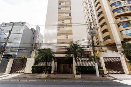 Apartamento para alugar com 107m², 2 quartos e 1 vaga Apartamento para alugar com 107m², 2 quartos e 1 vagaFachada