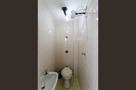Apartamento para alugar com 107m², 2 quartos e 1 vaga Apartamento para alugar com 107m², 2 quartos e 1 vagaBanheiro de serviço