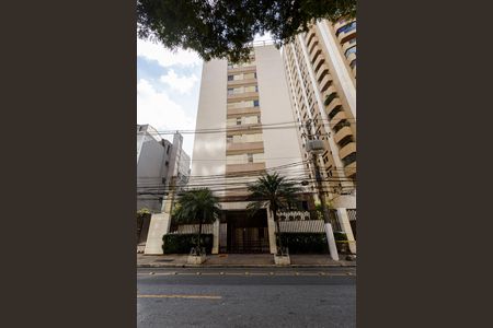 Apartamento para alugar com 107m², 2 quartos e 1 vaga Apartamento para alugar com 107m², 2 quartos e 1 vagaFachada