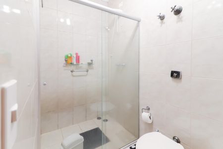 Casa de condomínio à venda com 200m², 3 quartos e 3 vagas Casa de condomínio à venda com 200m², 3 quartos e 3 vagasBanheiro da Suite