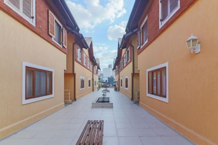 Casa de condomínio à venda com 200m², 3 quartos e 3 vagas Casa de condomínio à venda com 200m², 3 quartos e 3 vagasÁrea comum