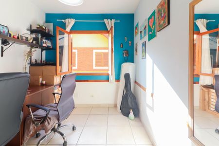 Casa de condomínio à venda com 200m², 3 quartos e 3 vagas Casa de condomínio à venda com 200m², 3 quartos e 3 vagasQuarto 2