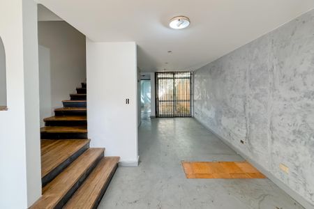 Casa à venda com 167m², 4 quartos e sem vagaSala - Térreo