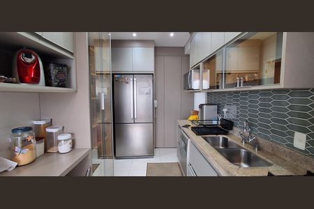 Casa à venda com 151m², 4 quartos e 3 vagas Casa à venda com 151m², 4 quartos e 3 vagasCozinha