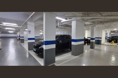 Casa à venda com 151m², 4 quartos e 3 vagas Casa à venda com 151m², 4 quartos e 3 vagasGaragem