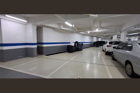 Casa à venda com 151m², 4 quartos e 3 vagas Casa à venda com 151m², 4 quartos e 3 vagasGaragem