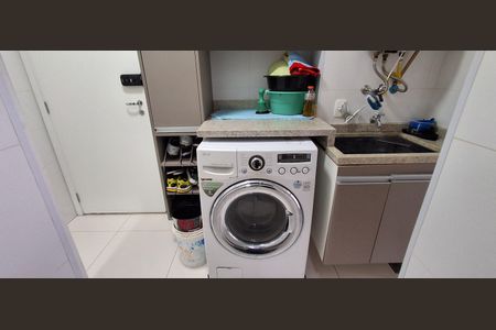 Casa à venda com 151m², 4 quartos e 3 vagas Casa à venda com 151m², 4 quartos e 3 vagasÁrea de Serviço