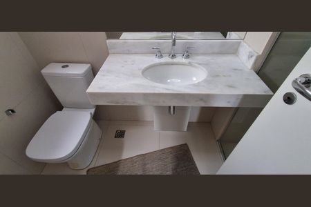 Casa à venda com 151m², 4 quartos e 3 vagas Casa à venda com 151m², 4 quartos e 3 vagasBanheiro Social